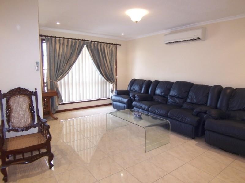 37 Ham Road, Mansfield QLD 4122