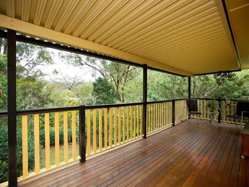 32 Dobbs Street, Holland Park West QLD 4121