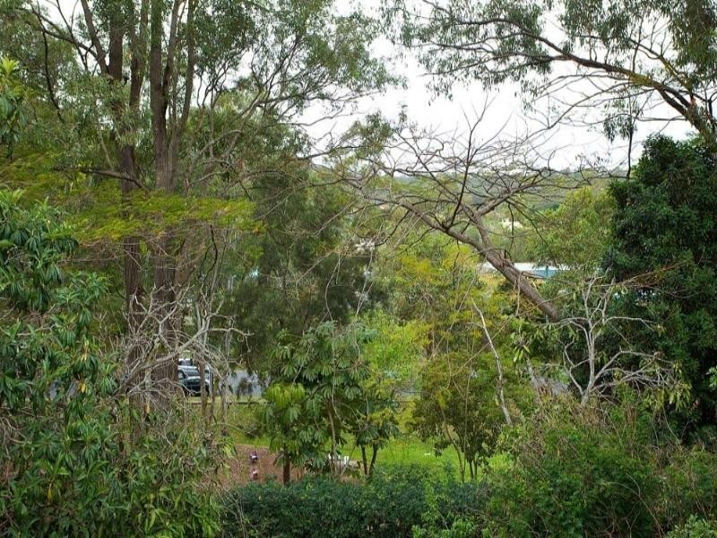 32 Dobbs Street, Holland Park West QLD 4121