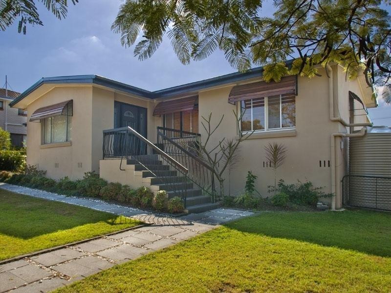 32 Trood Street, Macgregor QLD 4109