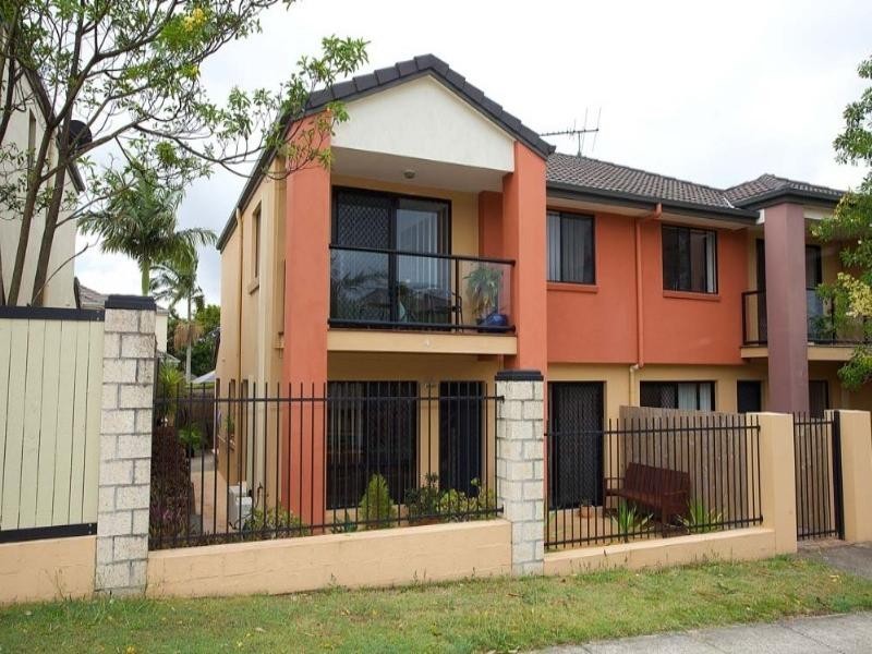 4/16 Violet Close, Eight Mile Plains QLD 4113