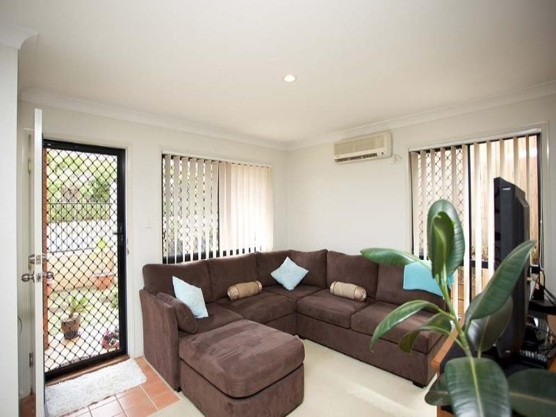 4/16 Violet Close, Eight Mile Plains QLD 4113