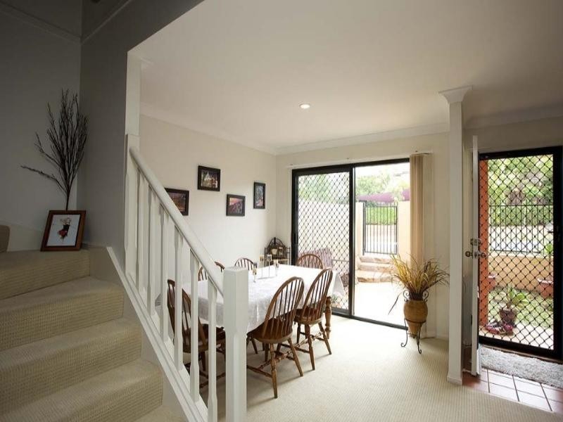 4/16 Violet Close, Eight Mile Plains QLD 4113