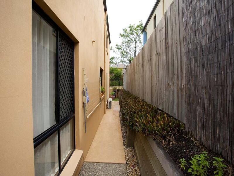 4/16 Violet Close, Eight Mile Plains QLD 4113