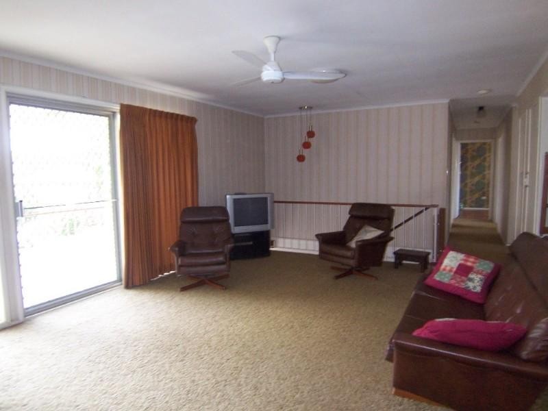 16 Lorrimore Street, Macgregor QLD 4109