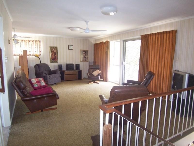 16 Lorrimore Street, Macgregor QLD 4109