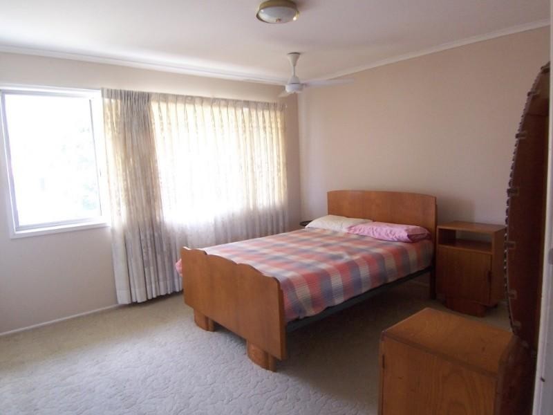 16 Lorrimore Street, Macgregor QLD 4109