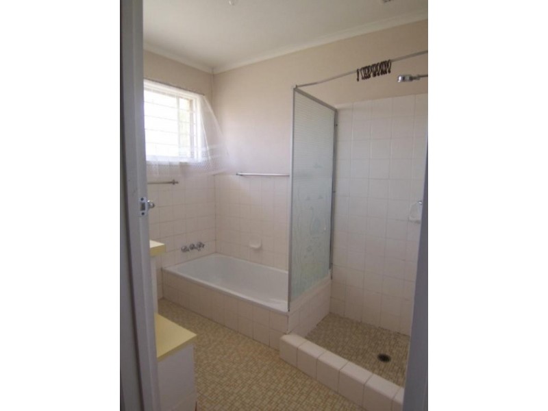 16 Lorrimore Street, Macgregor QLD 4109