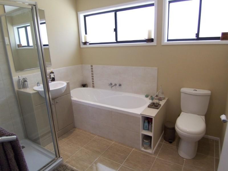 10 Helmhold Street, Wynnum QLD 4178