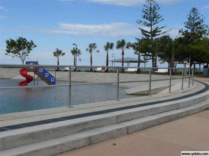 10 Helmhold Street, Wynnum QLD 4178