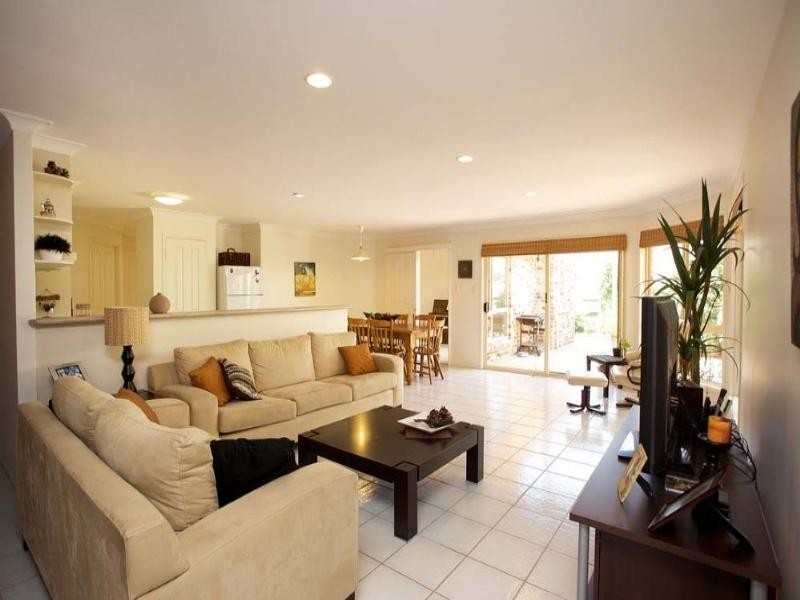 8 Marissa Close, Mansfield QLD 4122