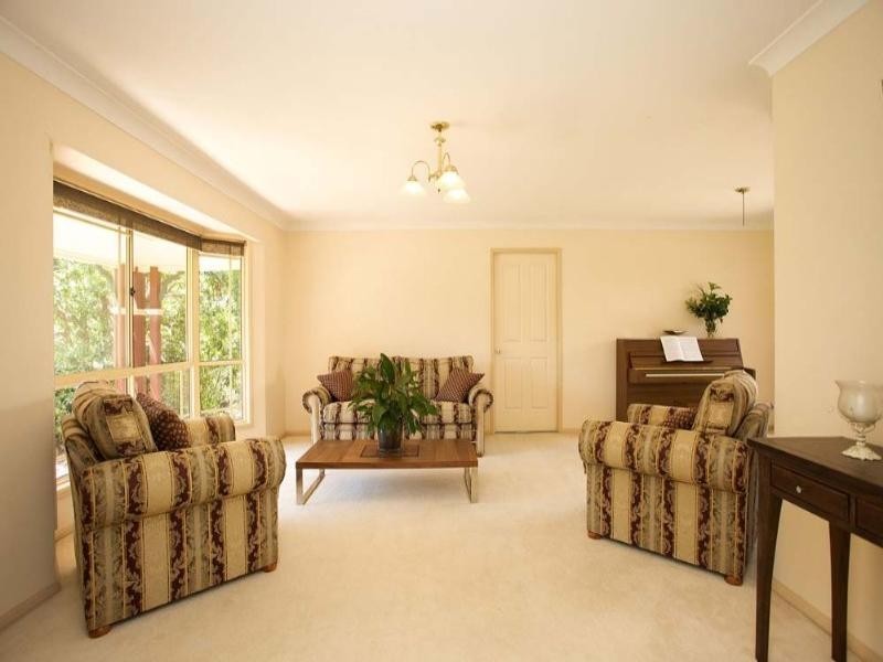 8 Marissa Close, Mansfield QLD 4122