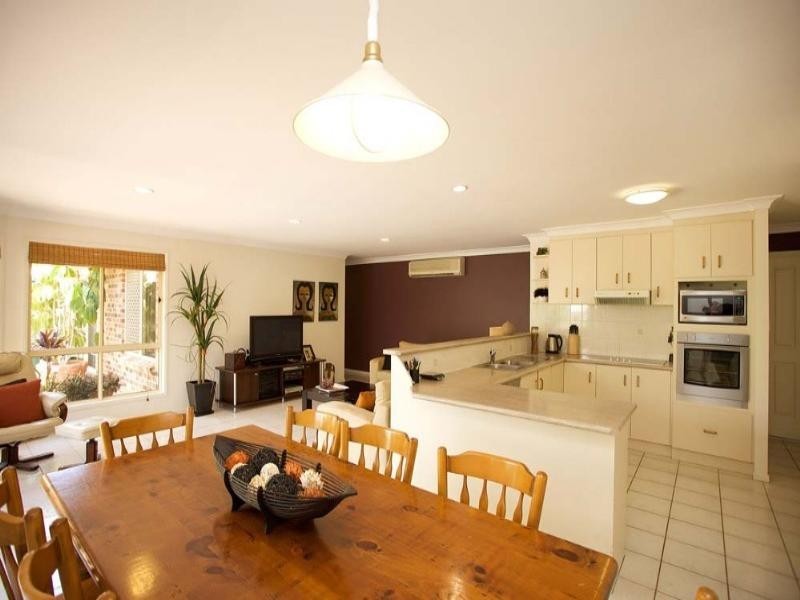 8 Marissa Close, Mansfield QLD 4122