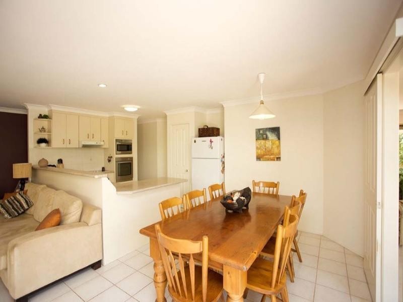 8 Marissa Close, Mansfield QLD 4122