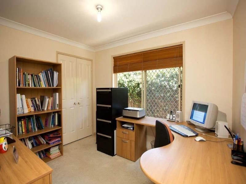 8 Marissa Close, Mansfield QLD 4122