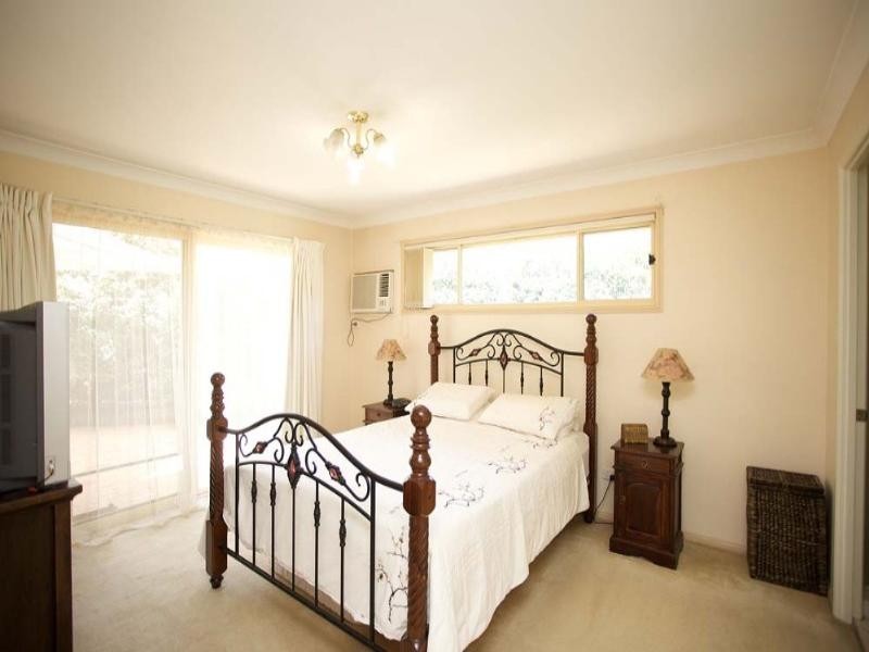 8 Marissa Close, Mansfield QLD 4122