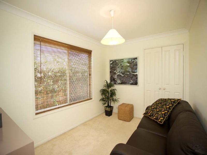 8 Marissa Close, Mansfield QLD 4122