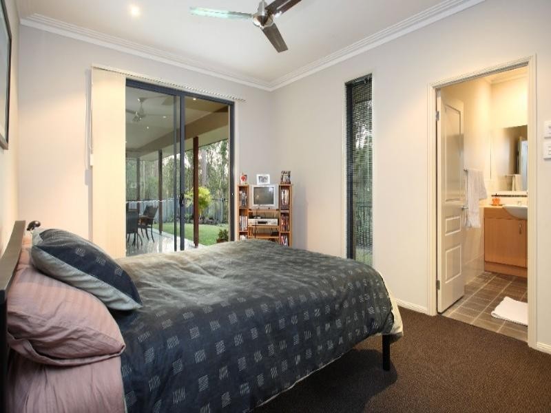 40 Bentley Court, Mansfield QLD 4122