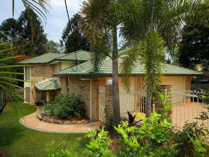 60 Granadilla Street, Macgregor QLD 4109