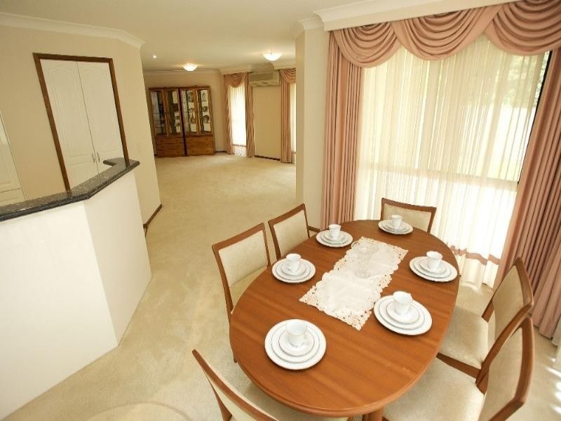 60 Granadilla Street, Macgregor QLD 4109