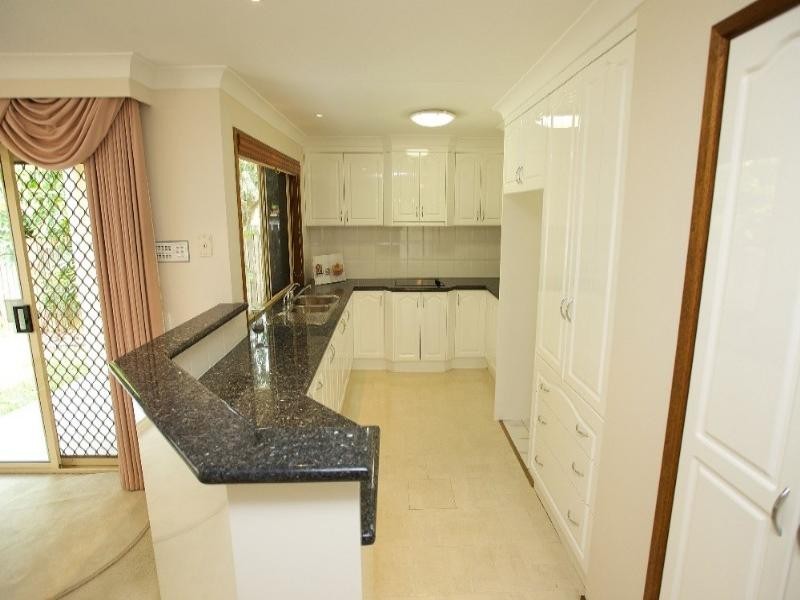 60 Granadilla Street, Macgregor QLD 4109