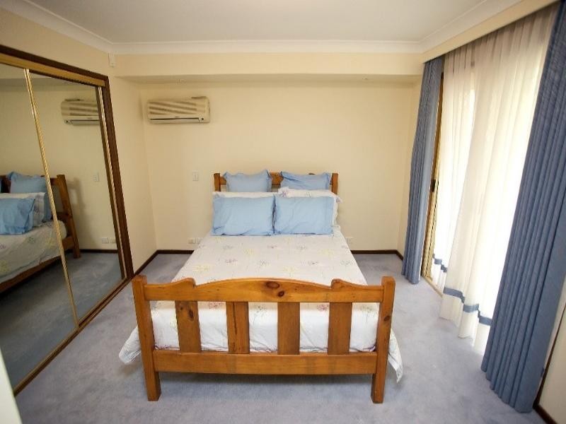 60 Granadilla Street, Macgregor QLD 4109