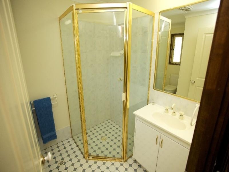 60 Granadilla Street, Macgregor QLD 4109