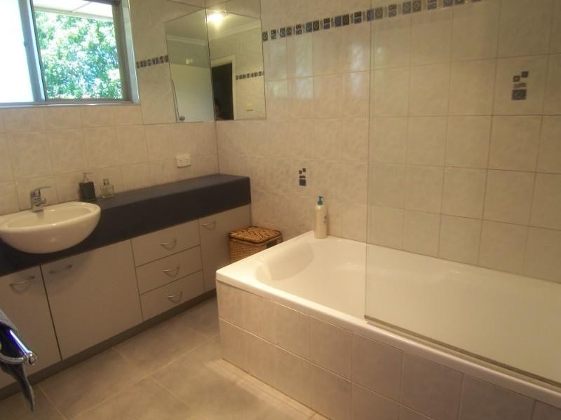 22 Veivers Street, Macgregor QLD 4109