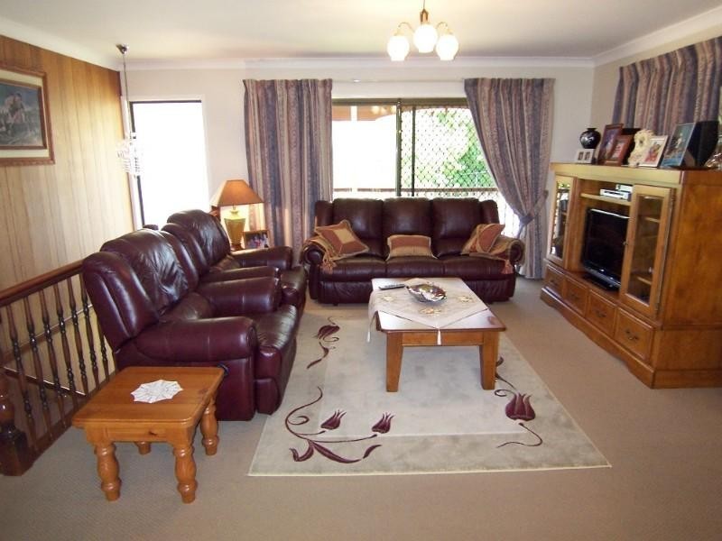 4 Naples Street, Wishart QLD 4122