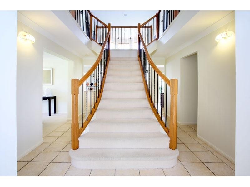 3 Cambridge Place, Wishart QLD 4122