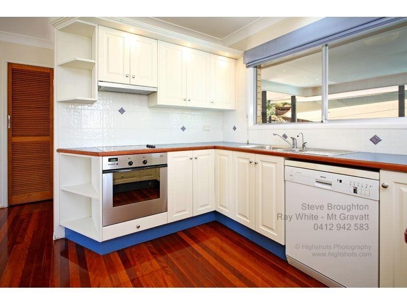 28 Tandanya Street, Mansfield QLD 4122