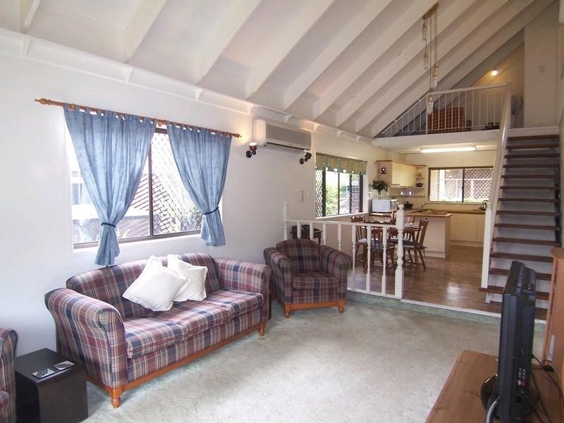 21 Holder Street, Wishart QLD 4122