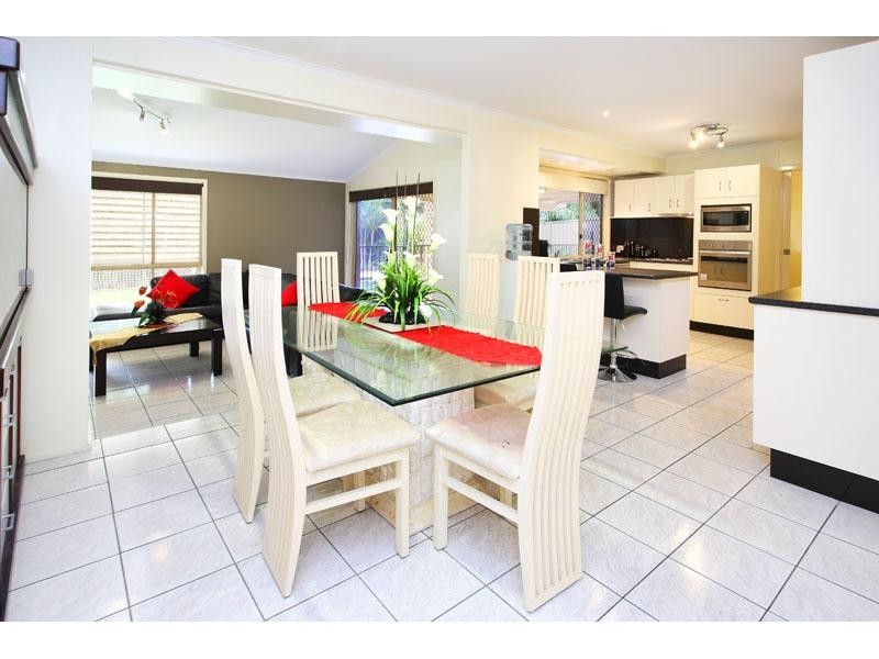 49 Greenwood Street, Wishart QLD 4122