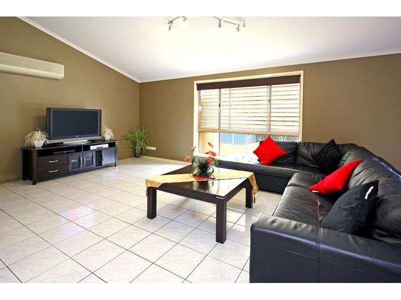 49 Greenwood Street, Wishart QLD 4122