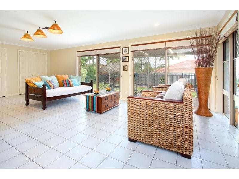 30 Boorala Crescent, Eight Mile Plains QLD 4113