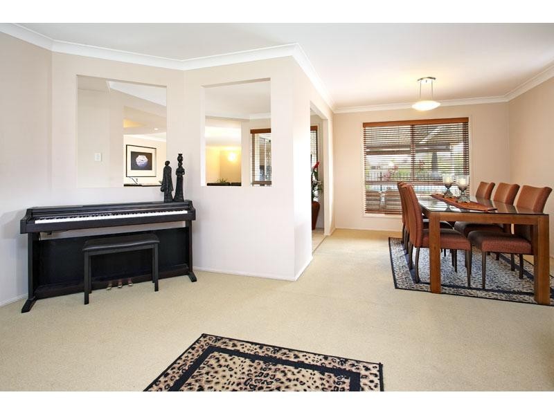 12 Kane Crescent, Mansfield QLD 4122