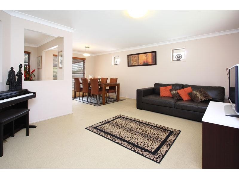 12 Kane Crescent, Mansfield QLD 4122