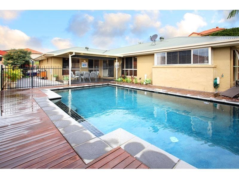 12 Kane Crescent, Mansfield QLD 4122