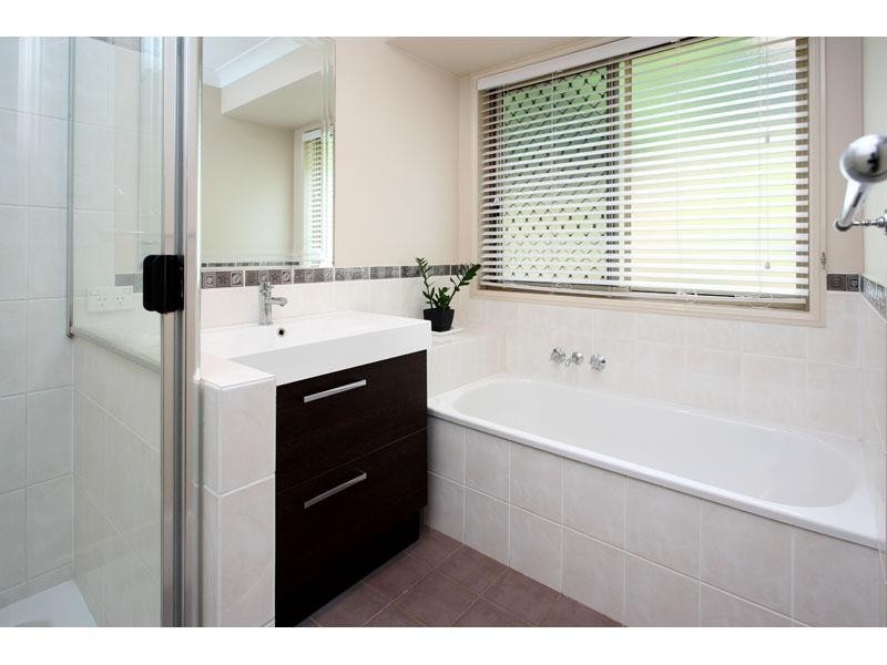 12 Kane Crescent, Mansfield QLD 4122