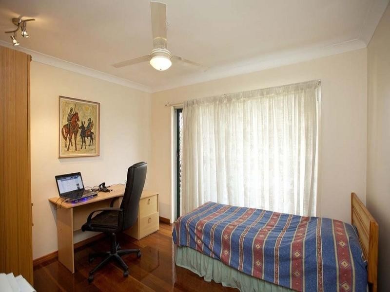 2 Westland Street, Macgregor QLD 4109