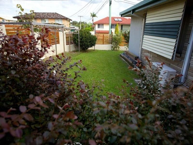 2 Westland Street, Macgregor QLD 4109