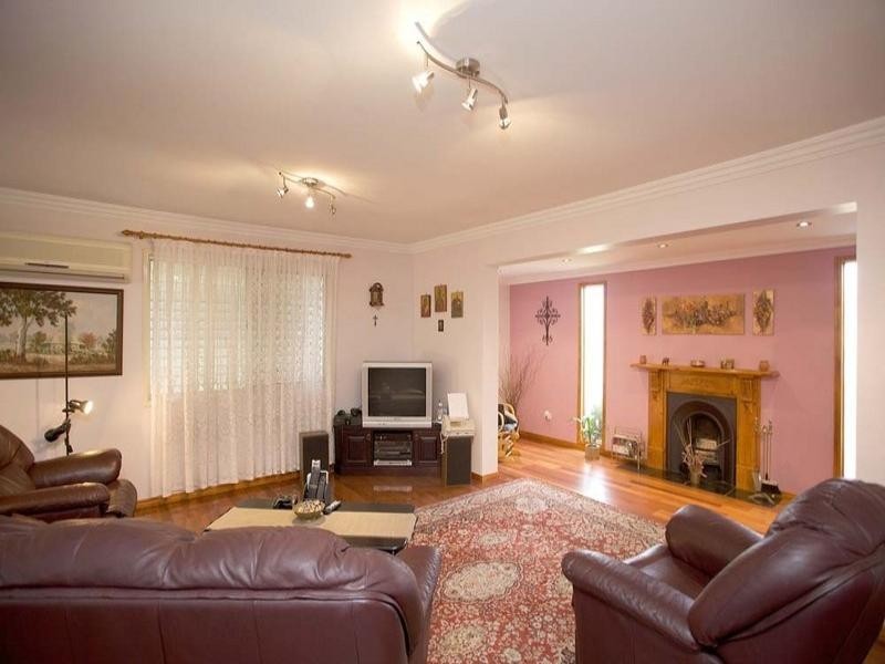 2 Westland Street, Macgregor QLD 4109