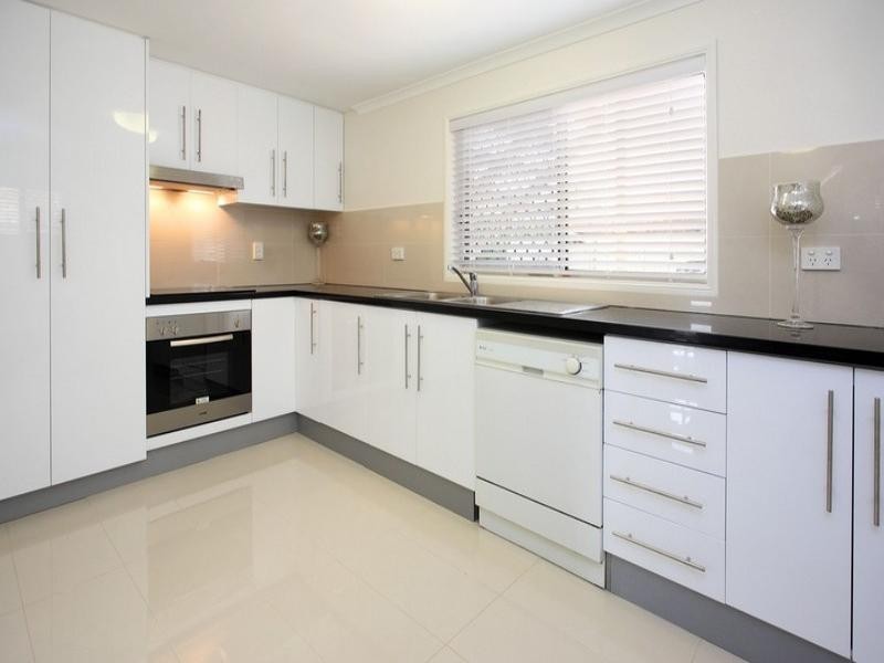 211 Mt Gravatt-Capalaba Road, Wishart QLD 4122