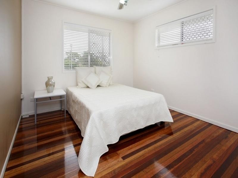 211 Mt Gravatt-Capalaba Road, Wishart QLD 4122