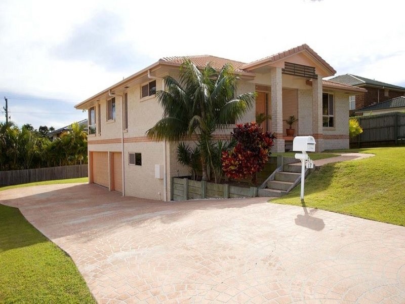 17 Golden Oak Crescent, Carindale QLD 4152