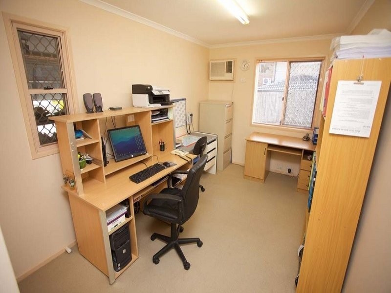 17 Golden Oak Crescent, Carindale QLD 4152