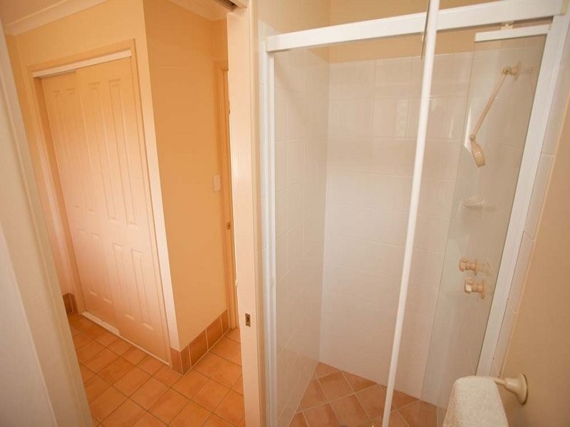 17 Golden Oak Crescent, Carindale QLD 4152