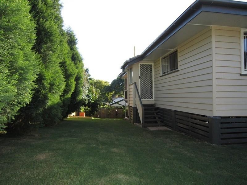 17 Biplex Street, Mansfield QLD 4122