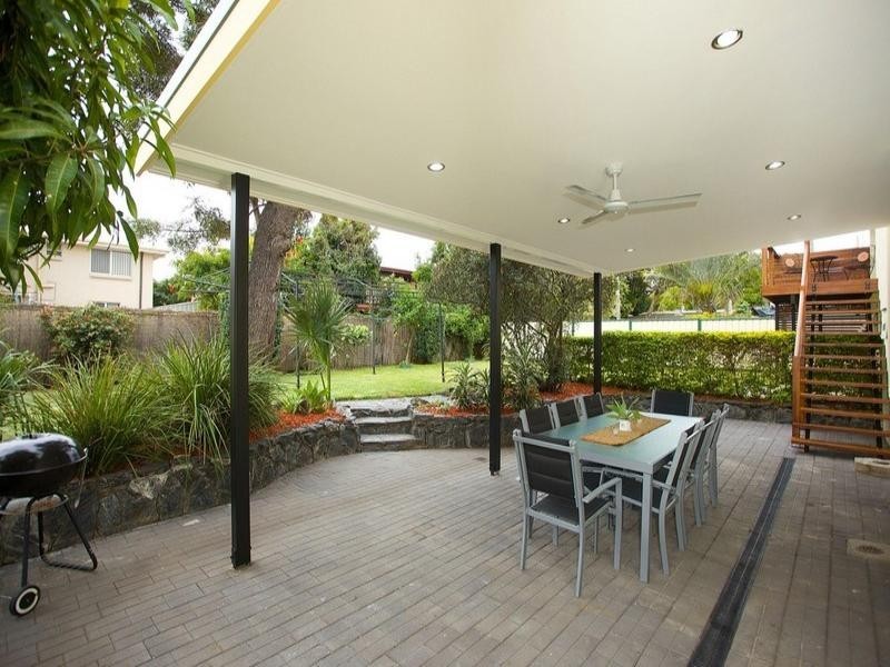 204 Broadwater Road, Mansfield QLD 4122