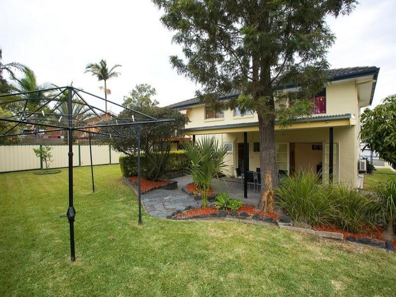 204 Broadwater Road, Mansfield QLD 4122